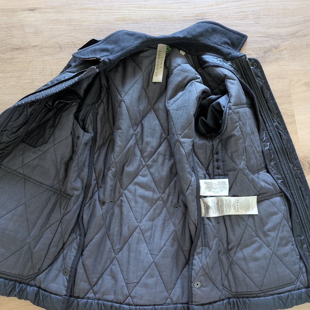Burberry Black Puffer Jacket Quilted Insulation - Picture 5 of 6